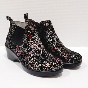 Alegria Ever Metal Sprigs Ankle Boots Women's Size 39 US 9 Floral Zip Up Chelsea